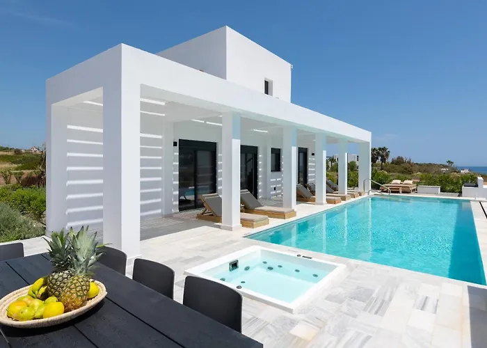 Villa Seastar Large Pool & Jacuzzi Retreat