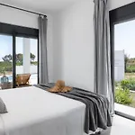 Seastar Large Pool & Jacuzzi Retreat *