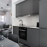 Seastar Large Pool & Jacuzzi Retreat Вилла Лакания