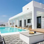 Seastar Large Pool & Jacuzzi Retreat * 라카니아