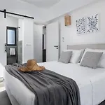Вилла Seastar Large Pool & Jacuzzi Retreat *