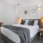 Seastar Large Pool & Jacuzzi Retreat