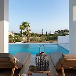 Seastar Large Pool & Jacuzzi Retreat