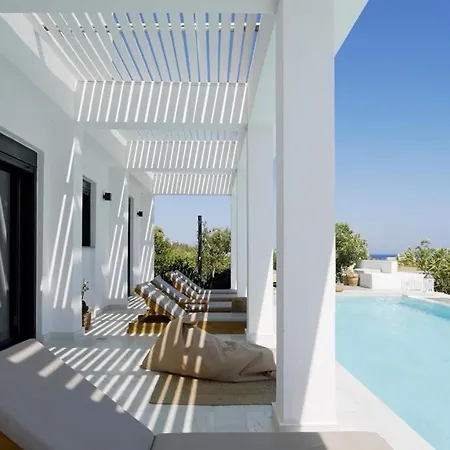 Seastar Large Pool & Jacuzzi Retreat Вилла Лакания