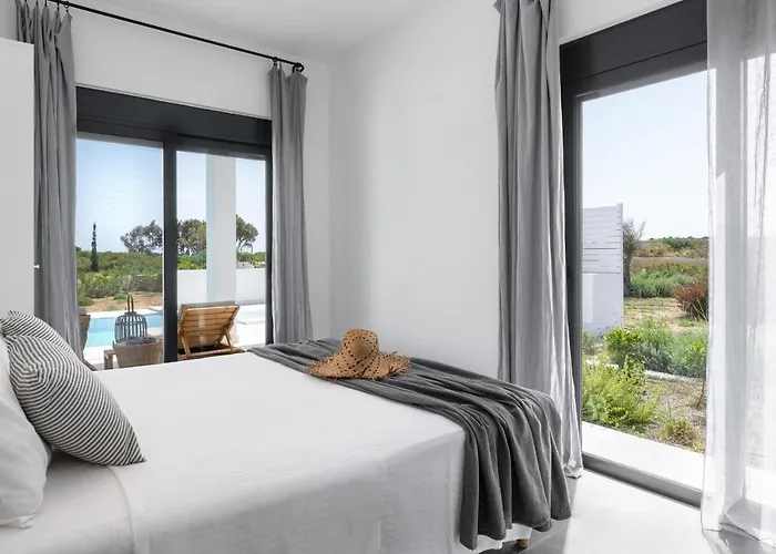 Seastar Large Pool & Jacuzzi Retreat *