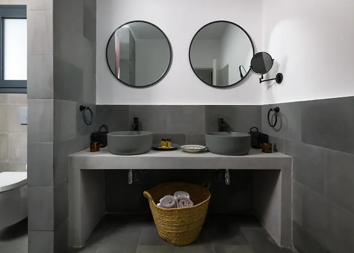 Villa Seastar Large Pool & Jacuzzi Retreat *