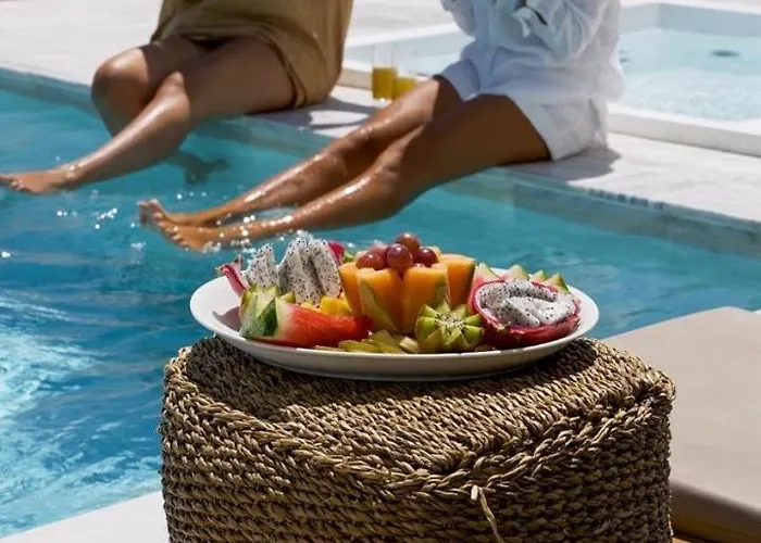 Seastar Large Pool & Jacuzzi Retreat Villa